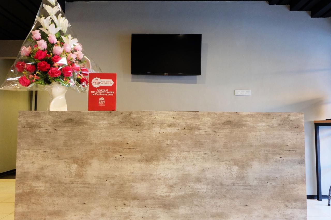 Zen Hostel Gubeng Station Surabaja Zewnętrze zdjęcie